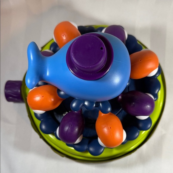 B. toys Whirly Whale Sprinkler - Blue and Orange. Kids Toy - Picture 10 of 12